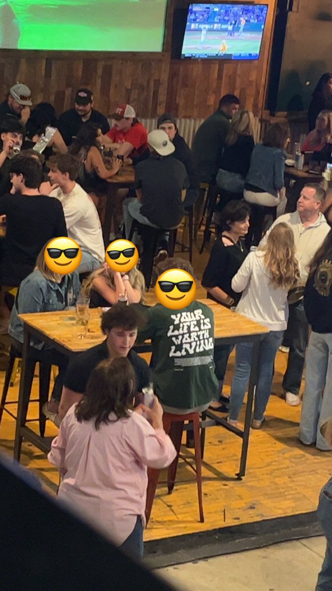 Jadavionla43241's tweet image. Batman and robin r grilling my buddy, kids gonna have a long night #girlfriendproblems