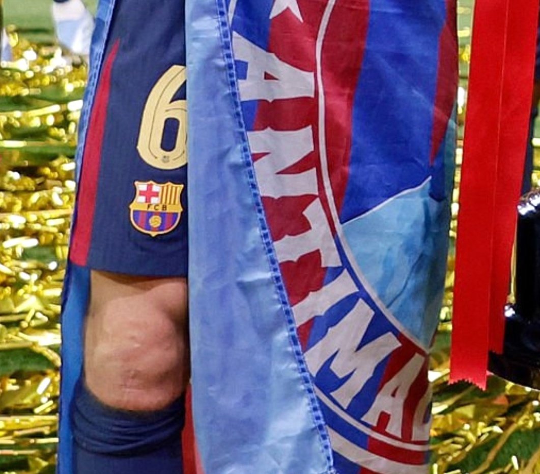 MagicalXavi's tweet photo. Gavi wearing a Anti Madridsta flag 😭😭😭😭😭😭 https://t.co/1KNFWOCel3