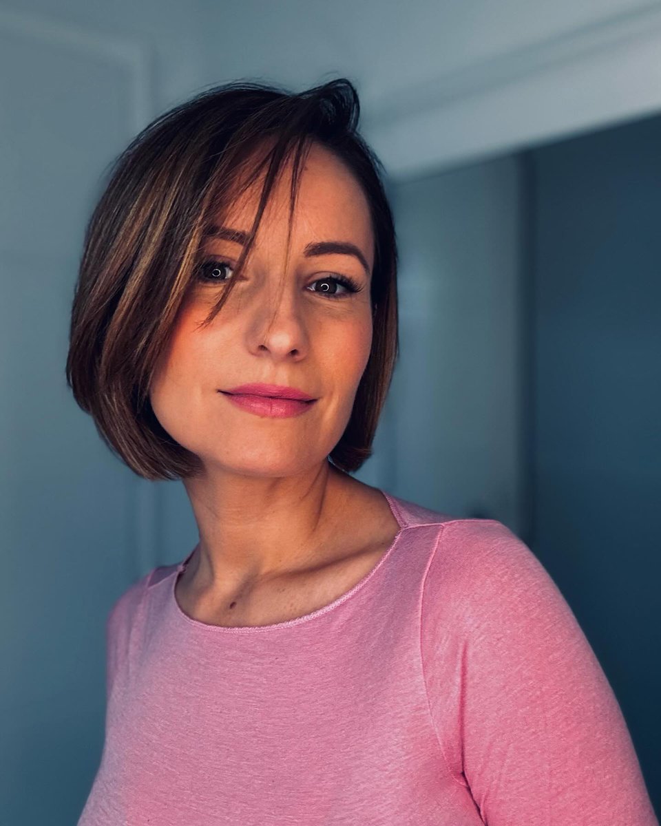 Emily93746876's tweet photo. It is important to make busyness meaningful. When we learn how to better manage and use time, the door to a happy life is half opened. I wish you all a happy weekend🥳🥳🥳 https://t.co/rR6B5YuZ78
