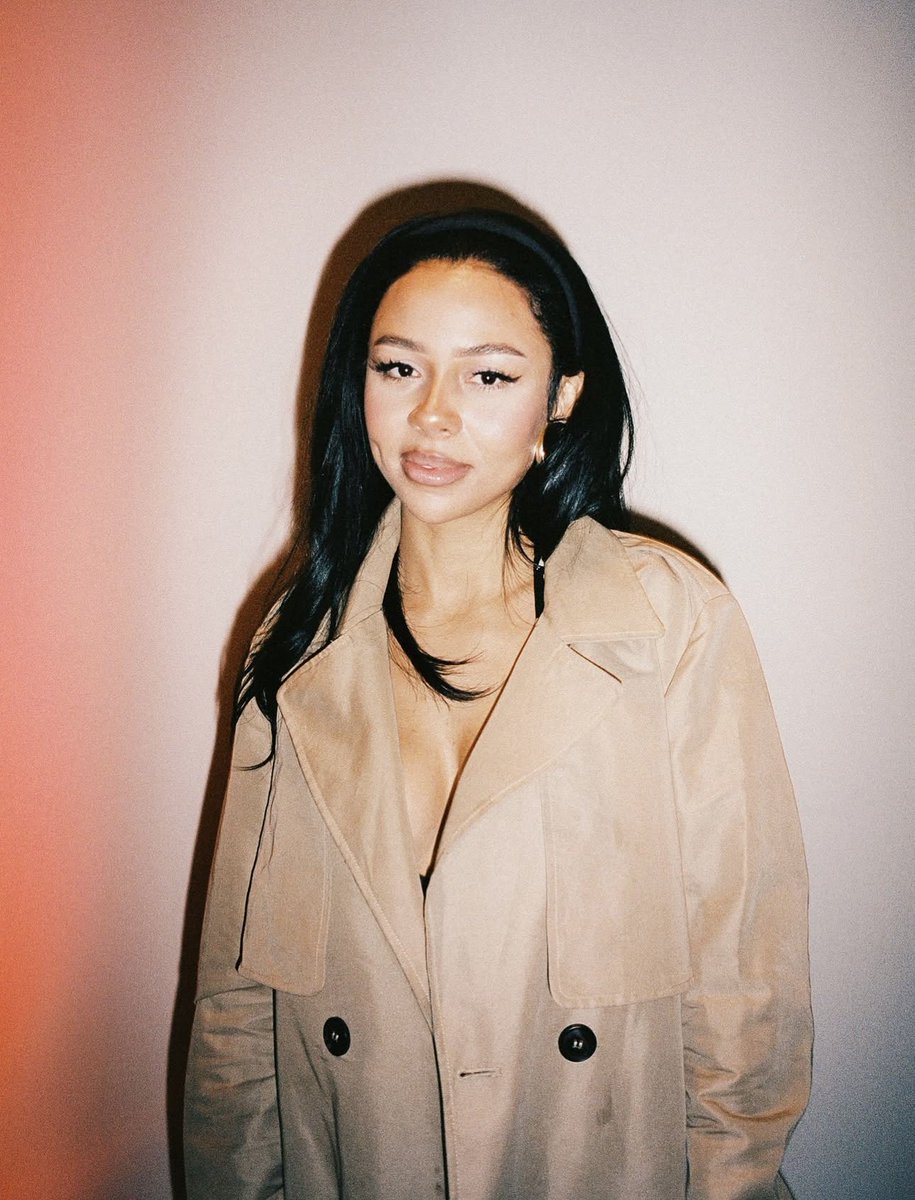 Mariah the Scientist 📸 by <a href="/alanphantastic/">alan</a>