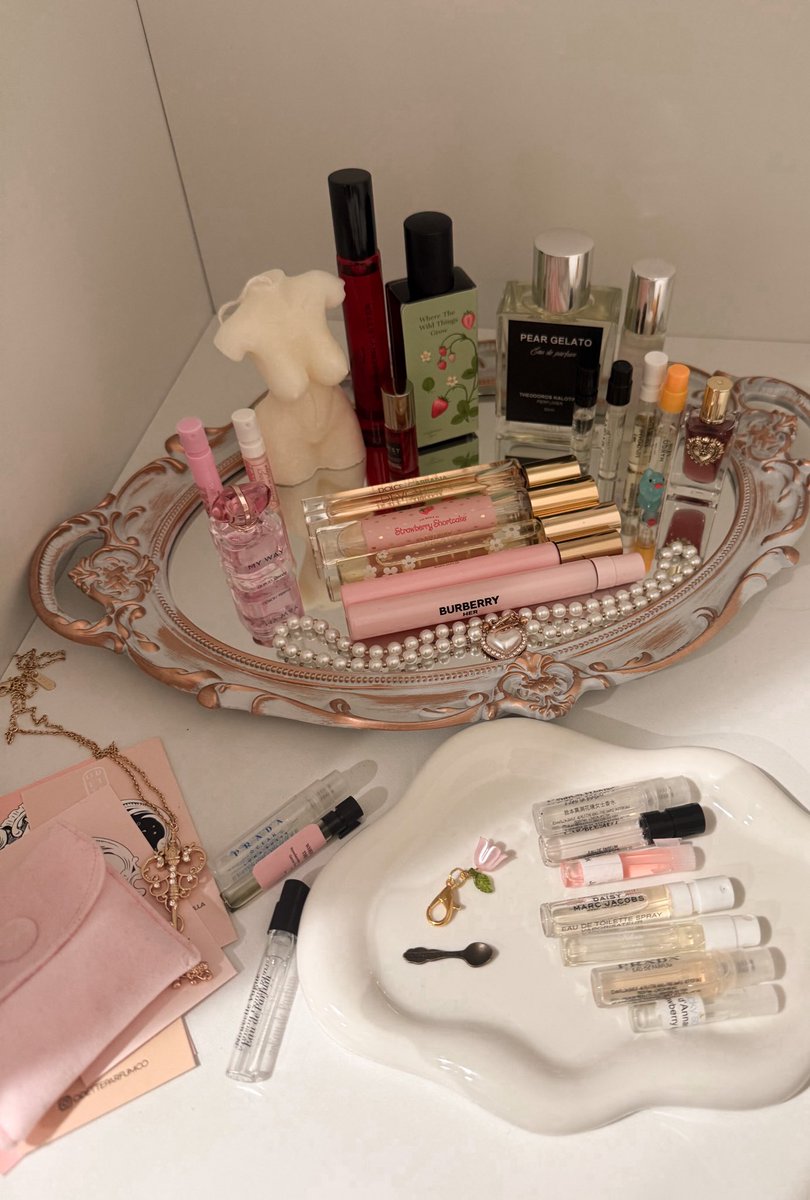 xgigglypuff's tweet photo. my spring perfume shelf is coming along nicely :) https://t.co/eiHzVFJ9Ey