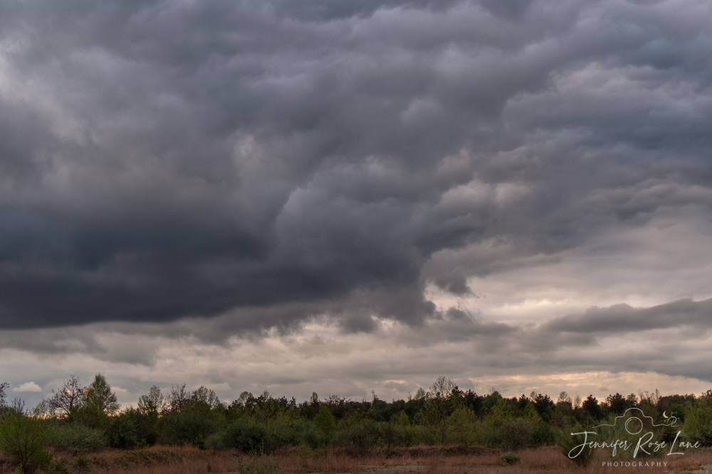 Jens_Starry_Sky's tweet photo. Lots of interesting clouds today (Saturday). They didn't do anything. Didn't even see any rain. But they were interesting to watch 🙂 #AlwaysLookingUp #WVweather @StormHour @WSAZBrandon @SpencerWeather https://t.co/rxUgq6bFmO