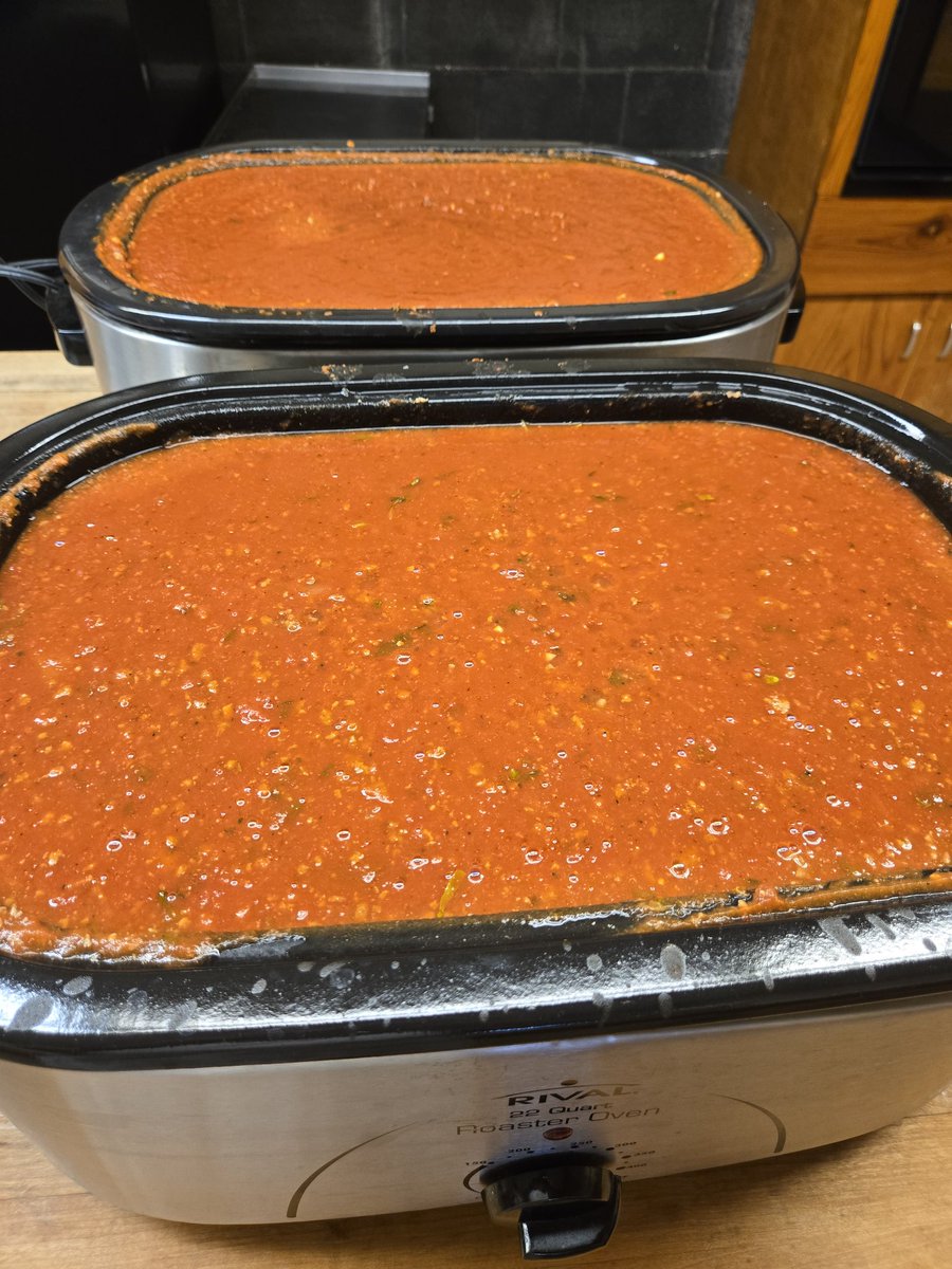 the_papa_lobe's tweet image. Made 30 gallons of homemade spaghetti sauce for our Boy Scout troop annual spaghetti dinner.
Started cutting herbs , garlic, and onions and browning 60 lbs of meat at 0700.
Final count isn't in yet, but probably served 300 plates give or take.