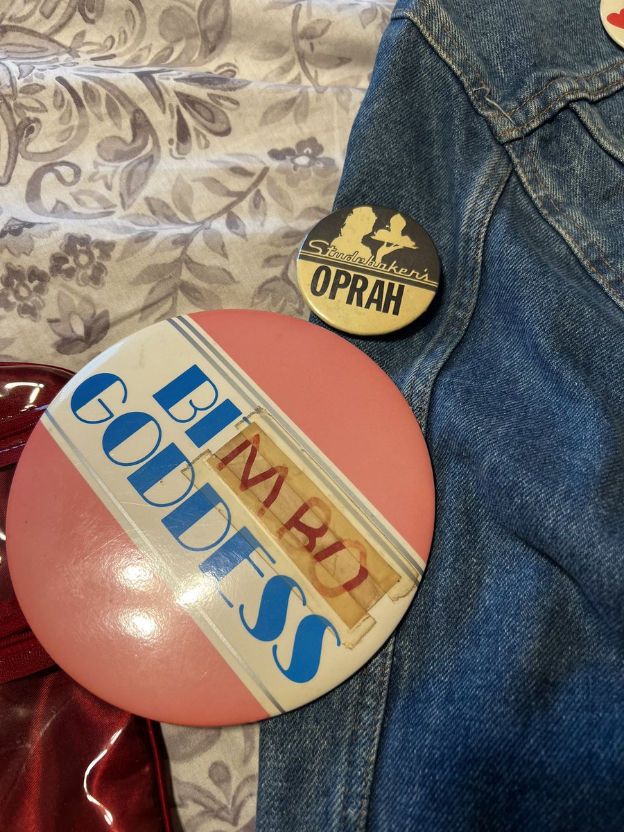 CinnGrl4's tweet photo. .@SmartLess Listening to Paul Rudd’s episode and he talked about working at Studebakers in OPKS in the late 80s. I worked there, too! Omg, I worked with Paul Rudd?? WTF?! See pics of my work buttons and video of him performing at the bar! https://t.co/cx5qtzMzd6 https://t.co/7jw6CXJrTE