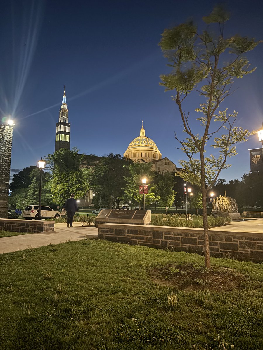 kathrynlopez's tweet image. After all eyes have been on Rome, a friend sends a photo from Little Rome, after the the ⁦@PFIC_DHS⁩ annual gala (which it is oddly possible I’ve never been to) #OPPower ⁦@dominicanfriars⁩ ⁦@MarysShrine⁩ ⁦@CatholicUniv⁩