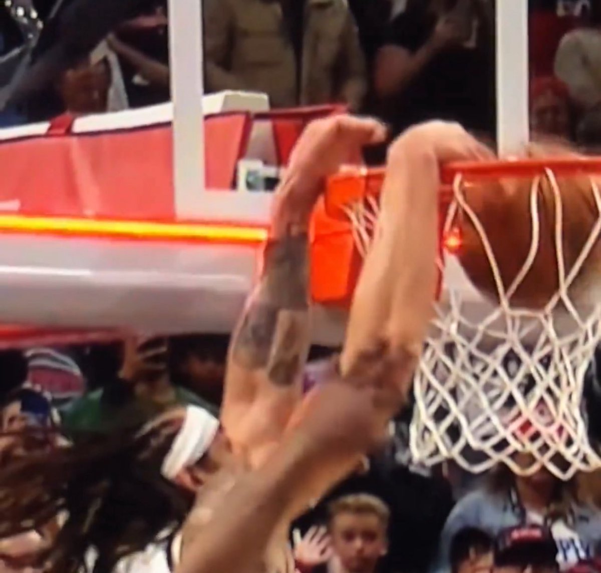 Aaron Gordon’s game winner was an illegal basket 🤦🏻‍♂️ Refs ruining yet another game