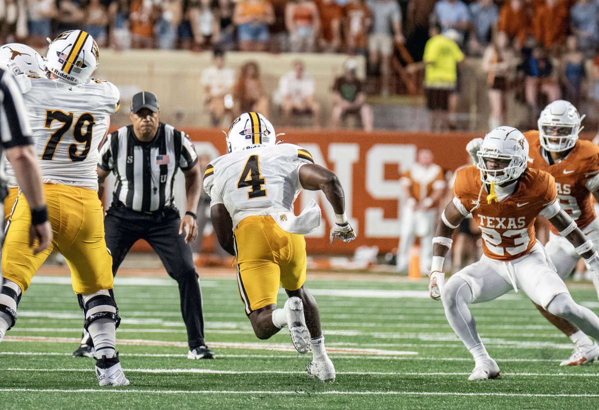 #UVa up to seven transfer commits this spring...
RB Harrison Waylee (Wyoming)
OL David Wohlabaugh Jr. (Cuse)
OT Makilan Thomas (Ark St)
DE Daniel Rickert (Tenn Tech)
OT Wallace Unamba (UK)
RB Isaiah Augustave (Colorado)
CB Jordan Robinson (Cincy)
Tracker: dailyprogress.com/sports/college…