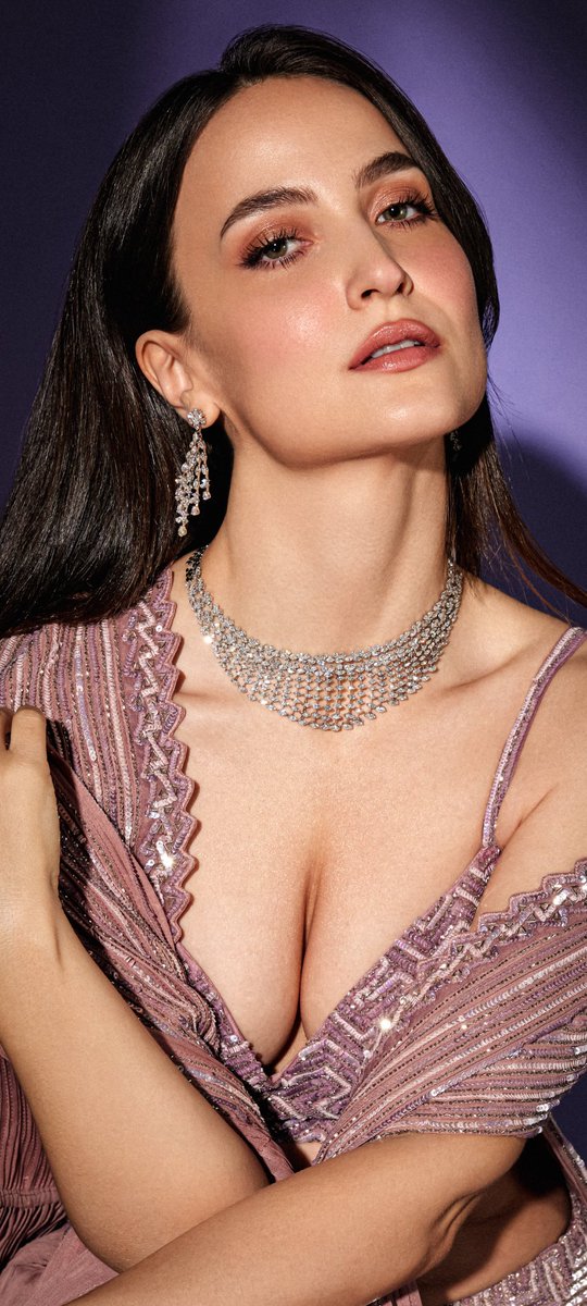 GpgMAq7bEAMaj-i?format=jpg&name=medium