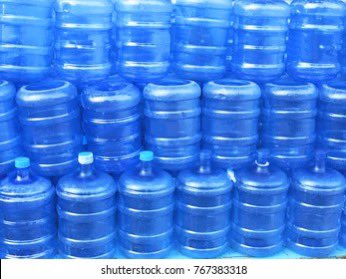 eli10475695's tweet photo. @EMT_Ashlie @Eagles Vea + Watson: Here’s an image of approximately 20 5Gallon water jugs.
Have fun pushing this next season. https://t.co/KG3VLVgcuN
