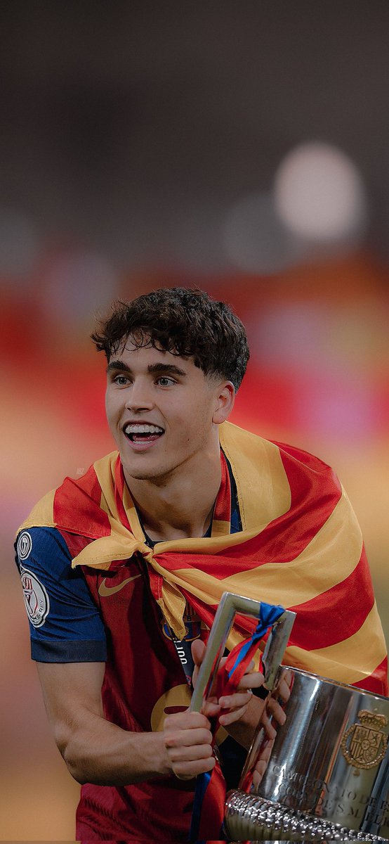 Don't forget that he's 18 years old.
Cuu cuuu Cubarsiiii
💙❤️