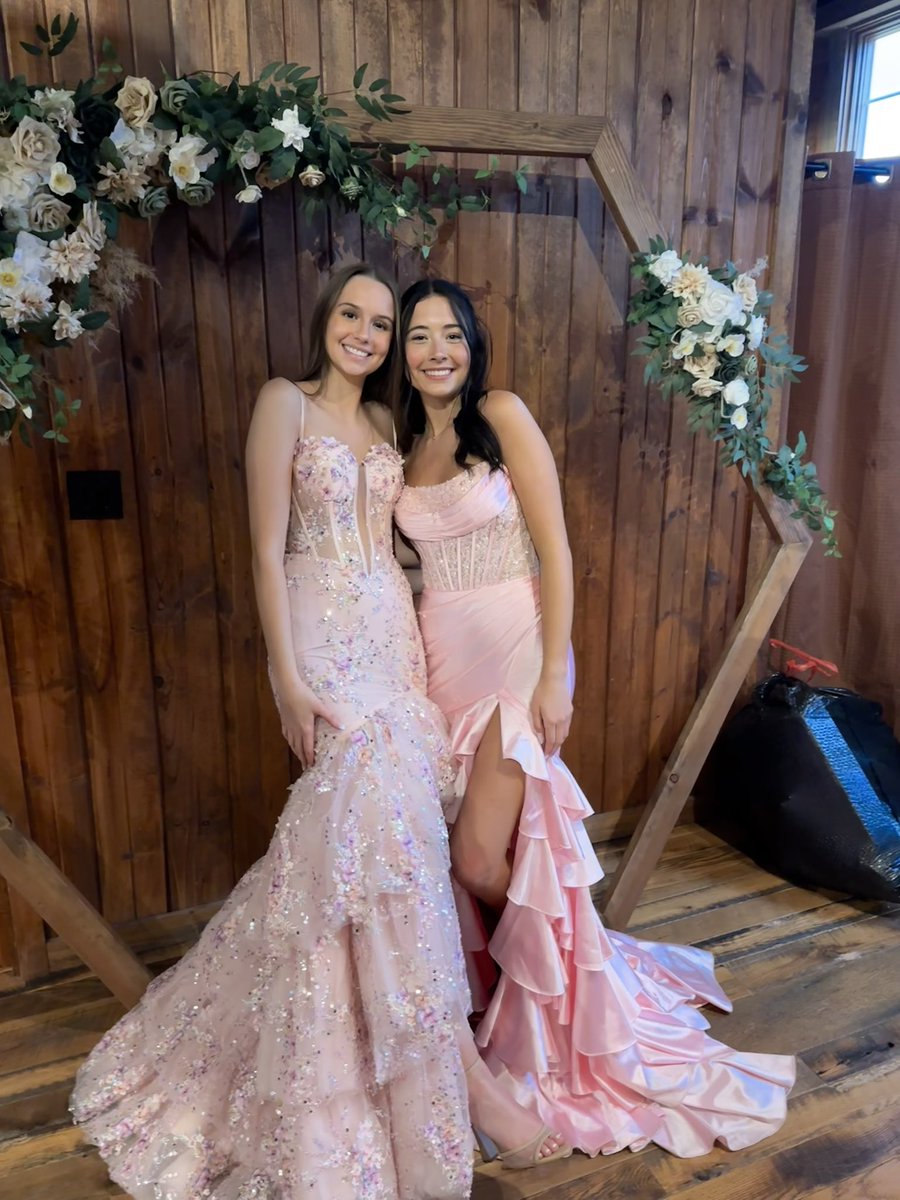 MrScott_Minerva's tweet photo. ⭐️ It is a Great Day to be a Malvern Hornet! 
💚 2025 Malvern High School Prom! 
#MalvernPride Go Hornets! https://t.co/C75vdhQlpy