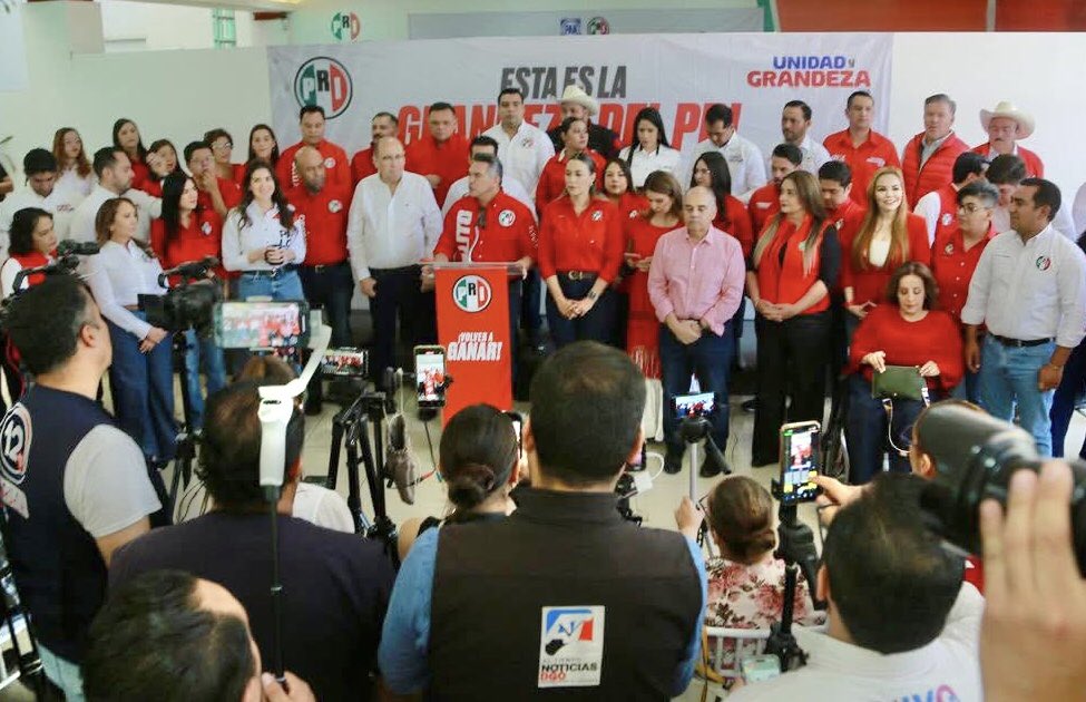 rigofuentes's tweet image. Con #UnidadYGrandeza, defendamos #Durango.

El autoritarismo y la demagogia vestida de una supuesta transformación que nadie ha visto en más de 6 años, no va a engañar a las y ni a los #duranguenses.

Sí, en el @PRI_Nacional sí somos el mejor partido.

@EVillegasV 
@alitomorenoc