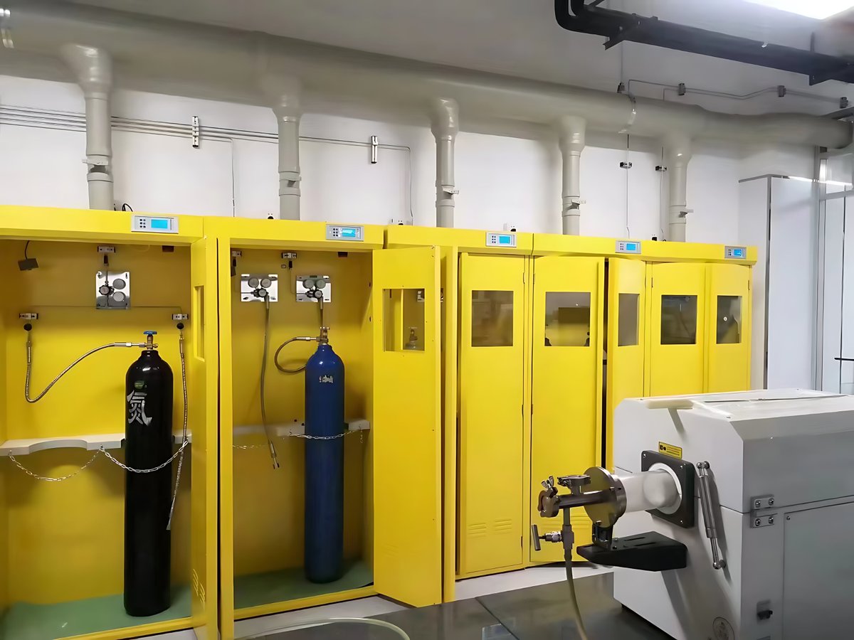 BOKA_LAB's tweet image. Flammable Safety Cabinet is a storage solution designed to safely store flammable liquids and gases, protecting against fire hazards. 

📧 info@bokalabsystem.com
🌐 bokalabfurniture.com

#GasStorage #HazardousMaterials #FlammableStorage #FireSafety #LabStorage