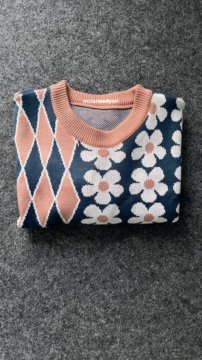 claraadyah's tweet photo. 𐙚 MIX PATTERN CROP SWEATER (120k)

perpaduan warna pink dan biru yg bikin ni sweater keliatan cantik 🌸 bahannya rajut tebel dan agak stretchy, tp tenang gak bikin gerah kok🥰 bagian dalemnya halus jd gak bikin gatel. potongannya crop tp msh sopan😋

📎 https://t.co/SxfmXKMJ1l https://t.co/zMOto3J9Je