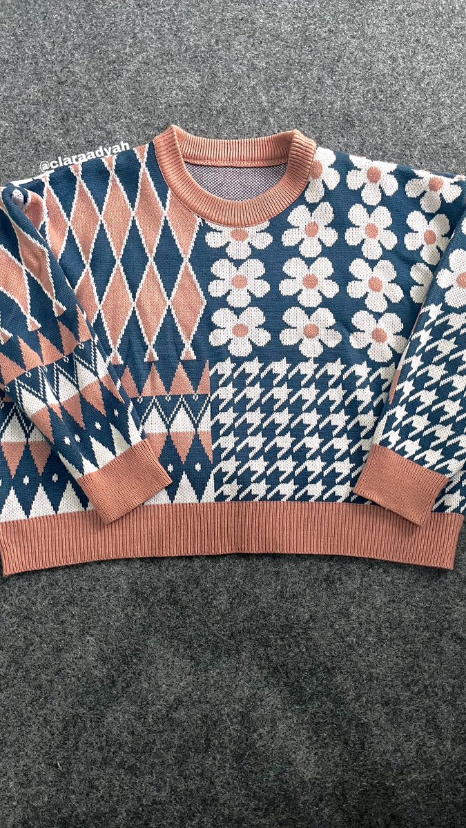 claraadyah's tweet photo. 𐙚 MIX PATTERN CROP SWEATER (120k)

perpaduan warna pink dan biru yg bikin ni sweater keliatan cantik 🌸 bahannya rajut tebel dan agak stretchy, tp tenang gak bikin gerah kok🥰 bagian dalemnya halus jd gak bikin gatel. potongannya crop tp msh sopan😋

📎 https://t.co/SxfmXKMJ1l https://t.co/zMOto3J9Je
