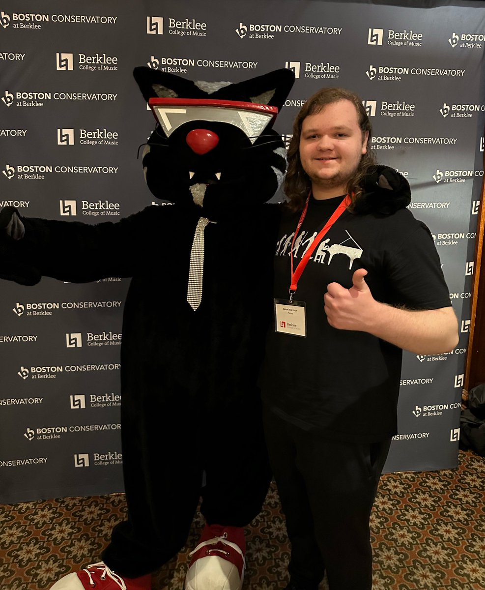 hlmorrison's tweet photo. Admitted students day at Berklee. So proud of Adam. 🎶 ❤️ @BerkleeCollege https://t.co/gqcIzdsfyk