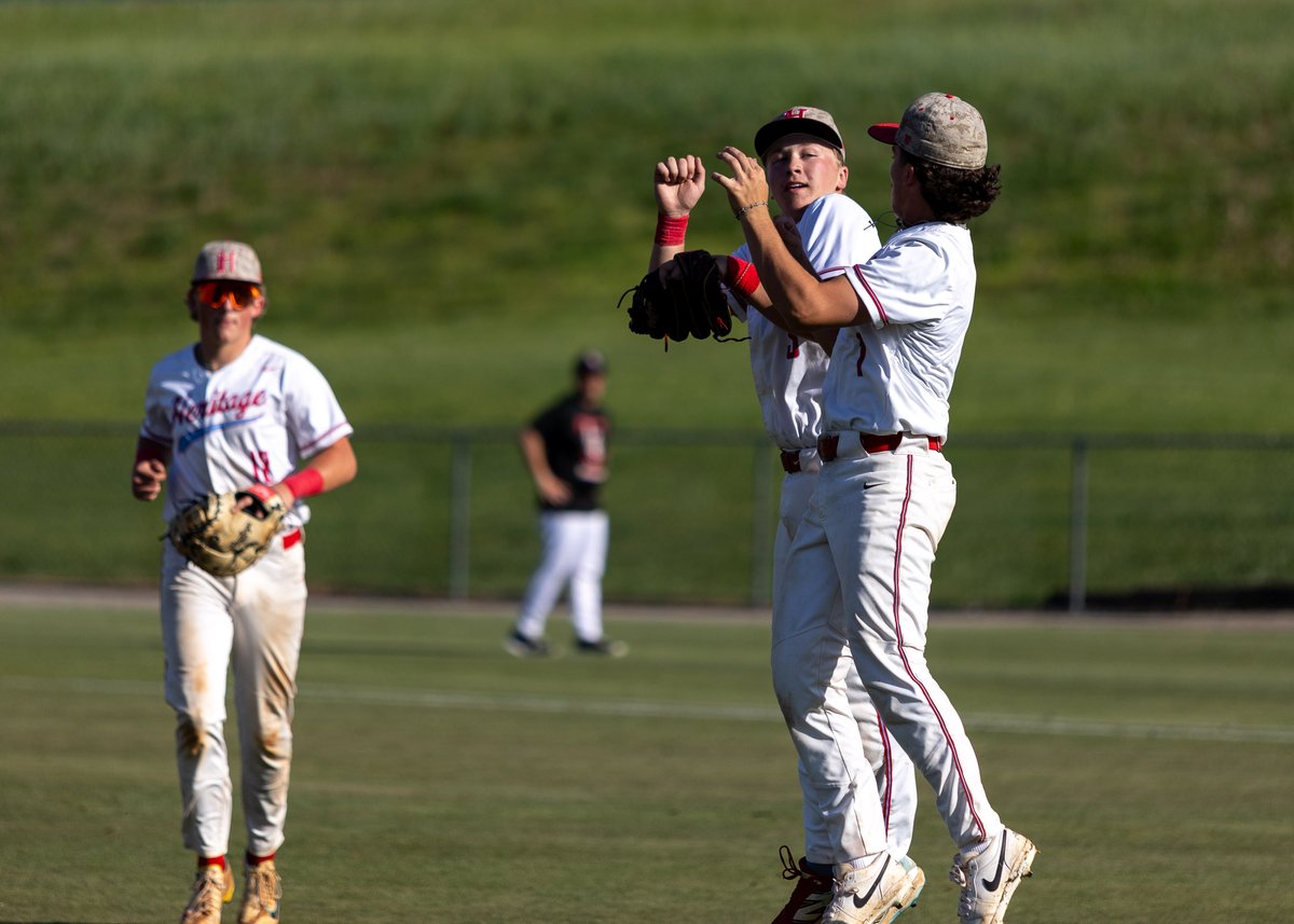 CalebJarreau16's tweet photo. Heritage baseball clinched the first regular-season district title in program history on Saturday. The celebrations — backflips and such — reflect the big win. 

Now, the 5-3A District Tournament awaits the Mountaineers at home. 

🔗https://t.co/xscfMHBvcw https://t.co/Lhg7pDkIjo