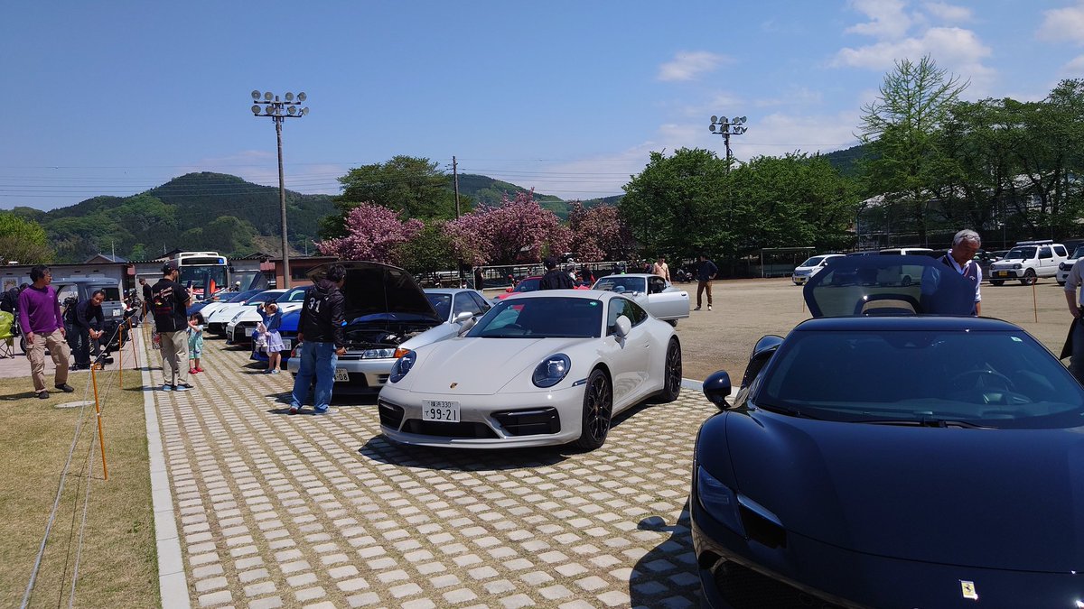 JanaiJohbu's tweet photo. 昨日は神泉でスーパーカーフェス

V12の咆哮は精神の安定と免疫力向上に絶大なる効果をもたらす

景色と展示車のアンマッチに埼玉北部の未来を見た気がする https://t.co/HgmajUZxzM