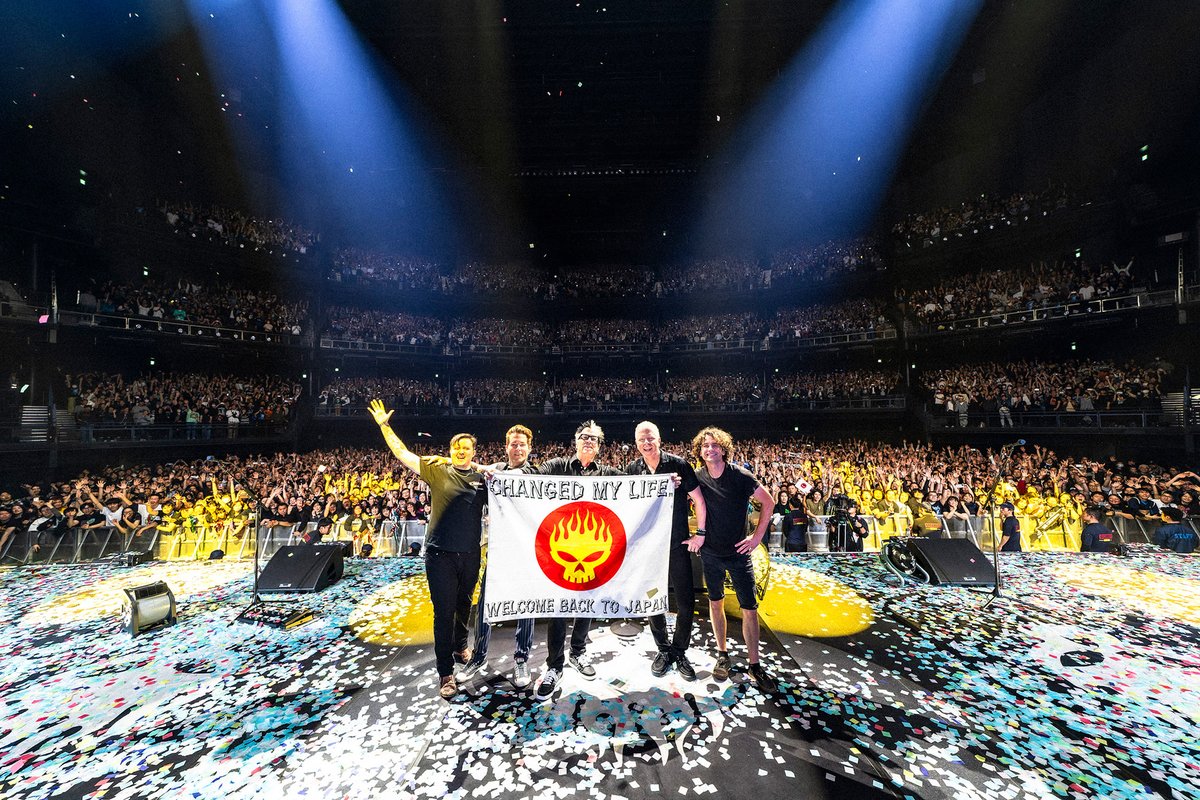 offspring's tweet photo. Arigatō Tōkyō! We can't wait to see you again tonight!

SUPERCHARGED WORLDWIDE IN ‘25 🇯🇵 ⚡ 

Apr 27 | Tokyo, JP | Tokyo Garden Theater
Apr 29 | Nagoya, JP | Aichi Sky Expo Hall A
Apr 30 | Kobe,JP | Glion Arena Kobe https://t.co/EUjKVOpmKj