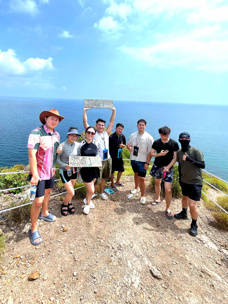 daytripbyasma's tweet photo. Even korang datang sorang pun tiada hal👌 Kami adalah “Kelab Island Hopping Anti-Kesunyian”🫰 Kita help korang cari geng kat atas bot, confirm buat kawan baru🤝
𝗝𝗮𝗻𝗴𝗮𝗻 𝗹𝘂𝗽𝗮.. 𝘁𝗲𝗺𝗽𝗮𝗵𝗮𝗻 𝗱𝗶𝗯𝘂𝗸𝗮 𝘀𝗲𝘁𝗶𝗮𝗽 𝗺𝗶𝗻𝗴𝗴𝘂📆
.
#daytripbyasma
#islandhopping https://t.co/vpOYVIX7Jc