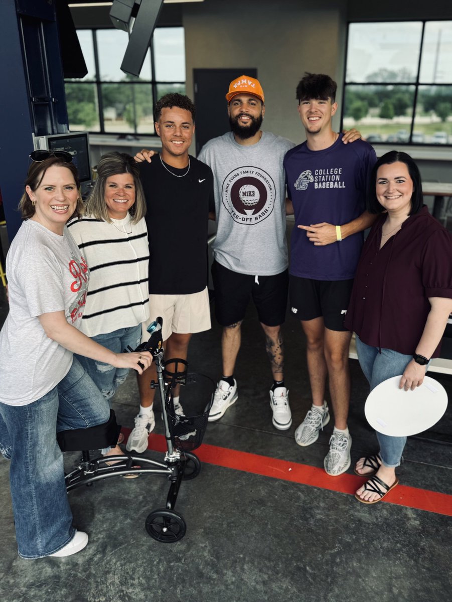 Lauren Cummings (@lacummings15) on Twitter photo A huge thank you to Brandy Tuck and <a href="/MikeEvans13_/">Mike Evans</a> for letting CG be a part of the tee off bash tonight! Without the support from them and the <a href="/MikeEvansFamil1/">Mike Evans Family Foundation</a>, we would not be able to run our school food pantry! <a href="/PiperCCameron/">Piper Cameron</a> ⛳️👍🏼 A huge thank you to Brandy Tuck and <a href="/MikeEvans13_/">Mike Evans</a> for letting CG be a part of the tee off bash tonight! Without the support from them and the <a href="/MikeEvansFamil1/">Mike Evans Family Foundation</a>, we would not be able to run our school food pantry! <a href="/PiperCCameron/">Piper Cameron</a> ⛳️👍🏼