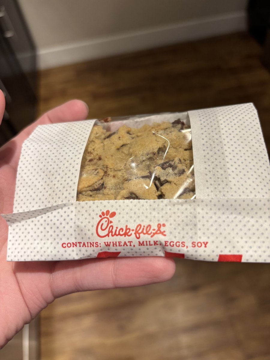 TheChuckfan's tweet photo. @ChickfilA you may want to add nuts to your list. Good thing I’m not allergic. https://t.co/afyCyH6AWH