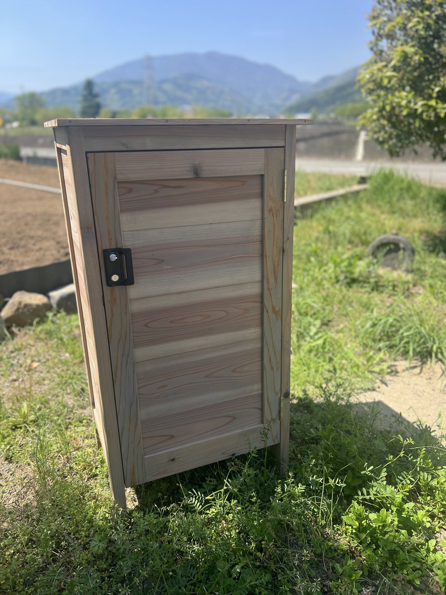 tomoe_w_p's tweet photo. 横張バージョンでもう一つ作りました🔨
#宅配ボックス https://t.co/8crJn2m6ZZ