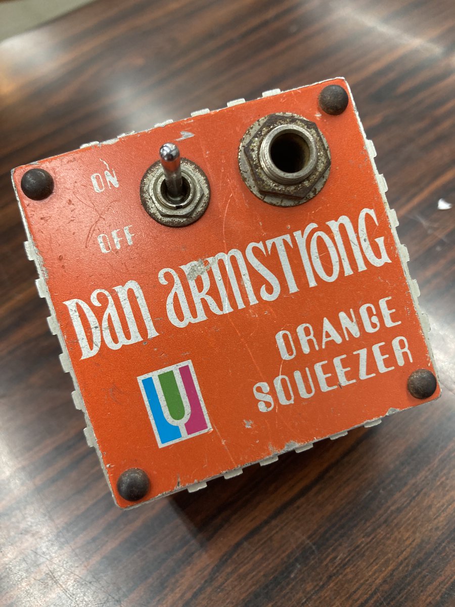 音叉マーク付きオリジナルのDan armstrong Orange Squeezerが入荷