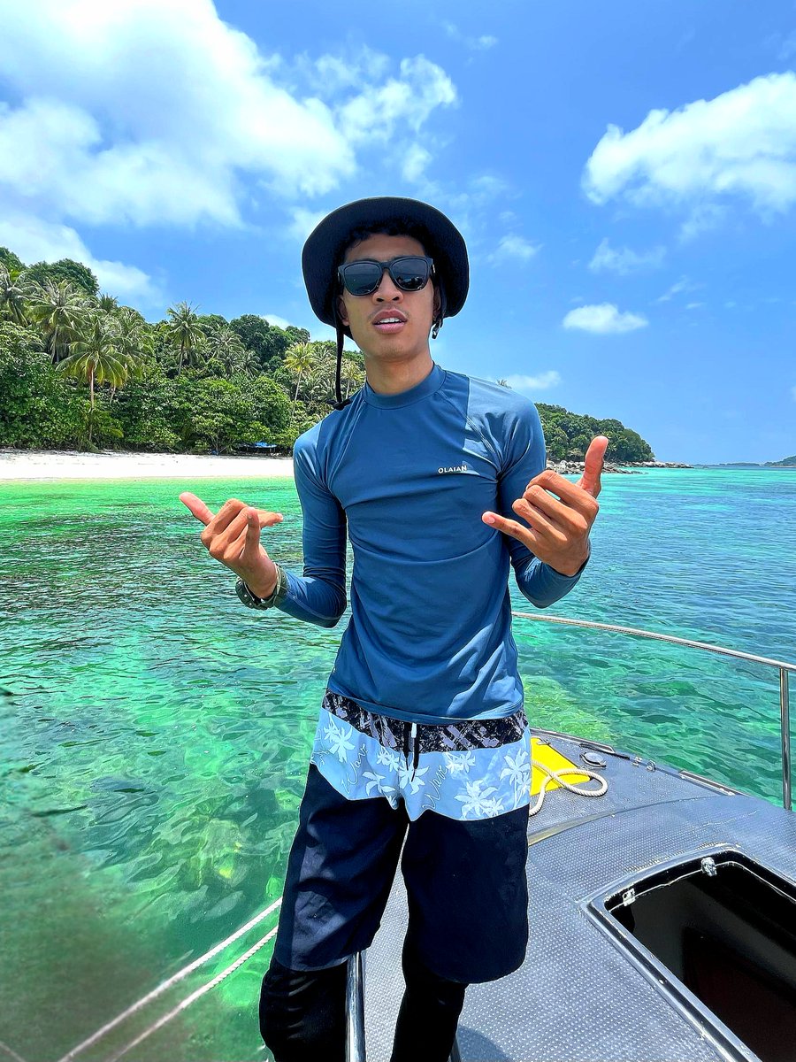daytripbyasma's tweet photo. Air laut biru + hidden spot macam fairyland = Happy tahap maksimum🥰 Slot super limited🫣 lambat sikit, kena tunggu tahun depan😂
.
#daytripbyasma
#islandhopping
#daytripmersing https://t.co/3NWyyDEarb