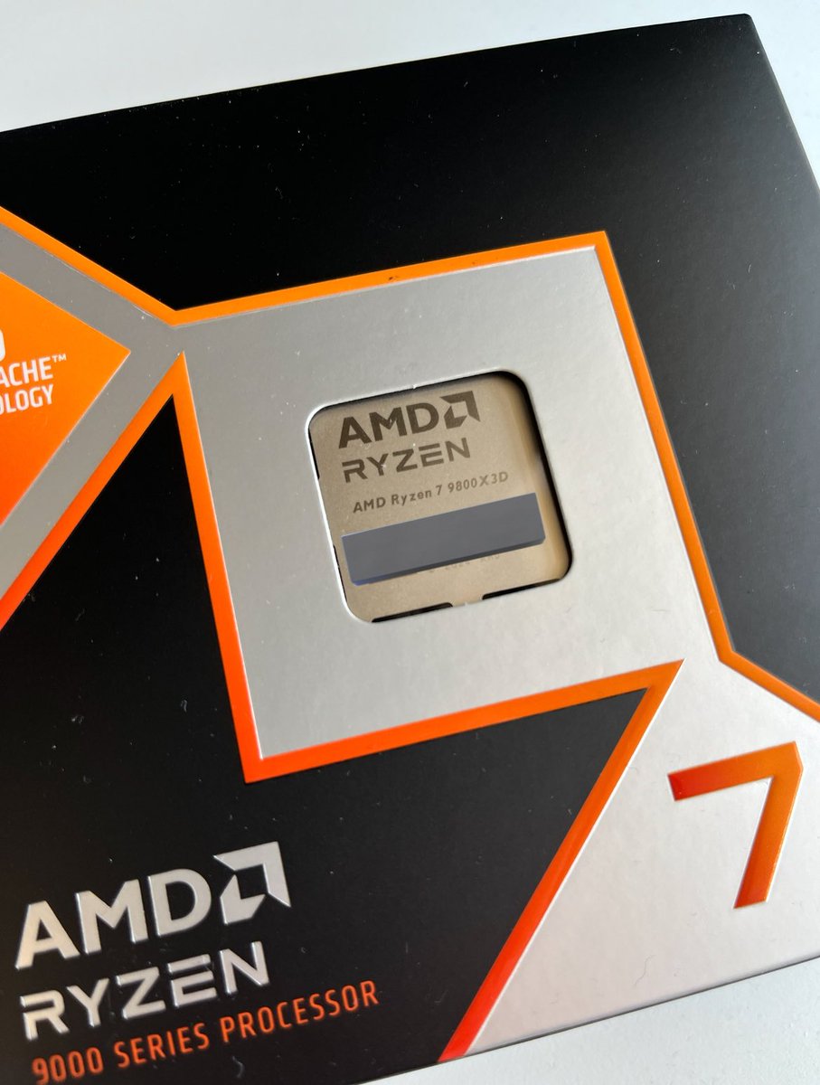 evanmihiron's tweet photo. 今日はオブリビオンを楽しむために
はいぱーつよつよパソコンを組み立てるぞー。

GPU：RTX5090
CPU：ryzen 9800x3d
マザー：X870E CARBON WIFI
メモリ：ddr5 32GB
クーラー：noctua NH-D15 G2 LBC
SSD：SN850X 2TB + 2TB
電源：1300W ATX3.1
ケース：fractal torrent

#ゲーミングPC #ZOTAC #Oblivion https://t.co/mJhGgFXxzy