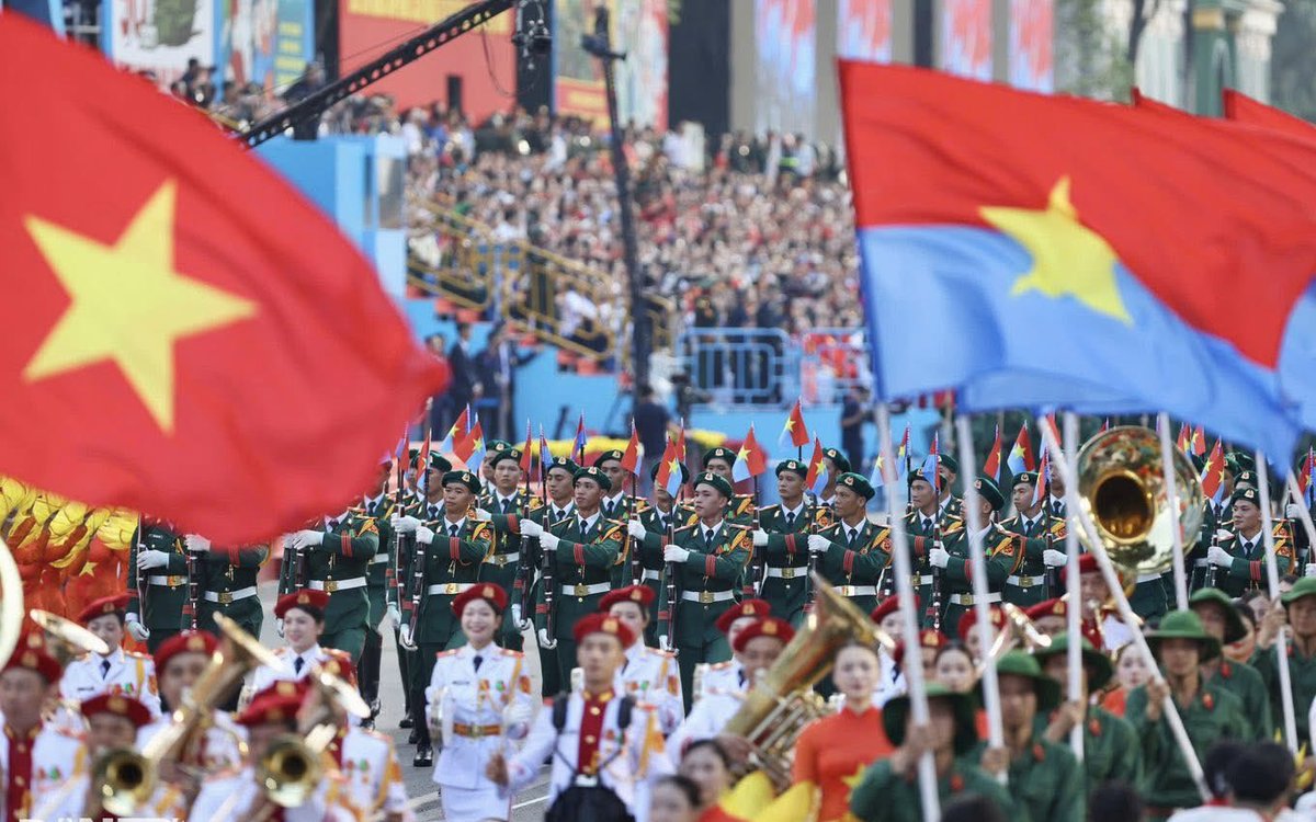 Toms33888's tweet image. Chuẩn bị sẵn sàng chưa các bạn ơiiiiii 🇻🇳👏👌👍👍👍🌺❤️🇻🇳❤️

#yiya
#Vietnam 
#30thang4