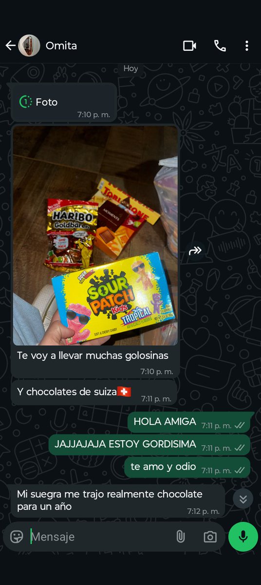zozoppp8's tweet photo. esto es tener una amiga extranjera q cada meses vienen a visitarme 💖💖💗 https://t.co/q3Iu4xS0Op