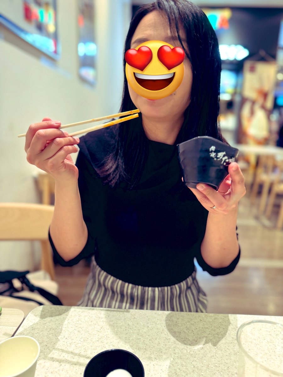 先日家族でドライブしてる時に
サービスエリアにあったすた丼というお店

パパさんが食べてるのを少し頂いたら😋美味し〜😋
初めて食べましたが、パパは20年ぐらい前から好きとの事でした☺️