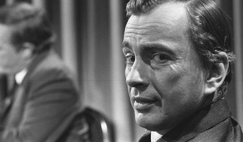 "The more money an American accumulates, the less interesting he becomes."

~ Gore Vidal