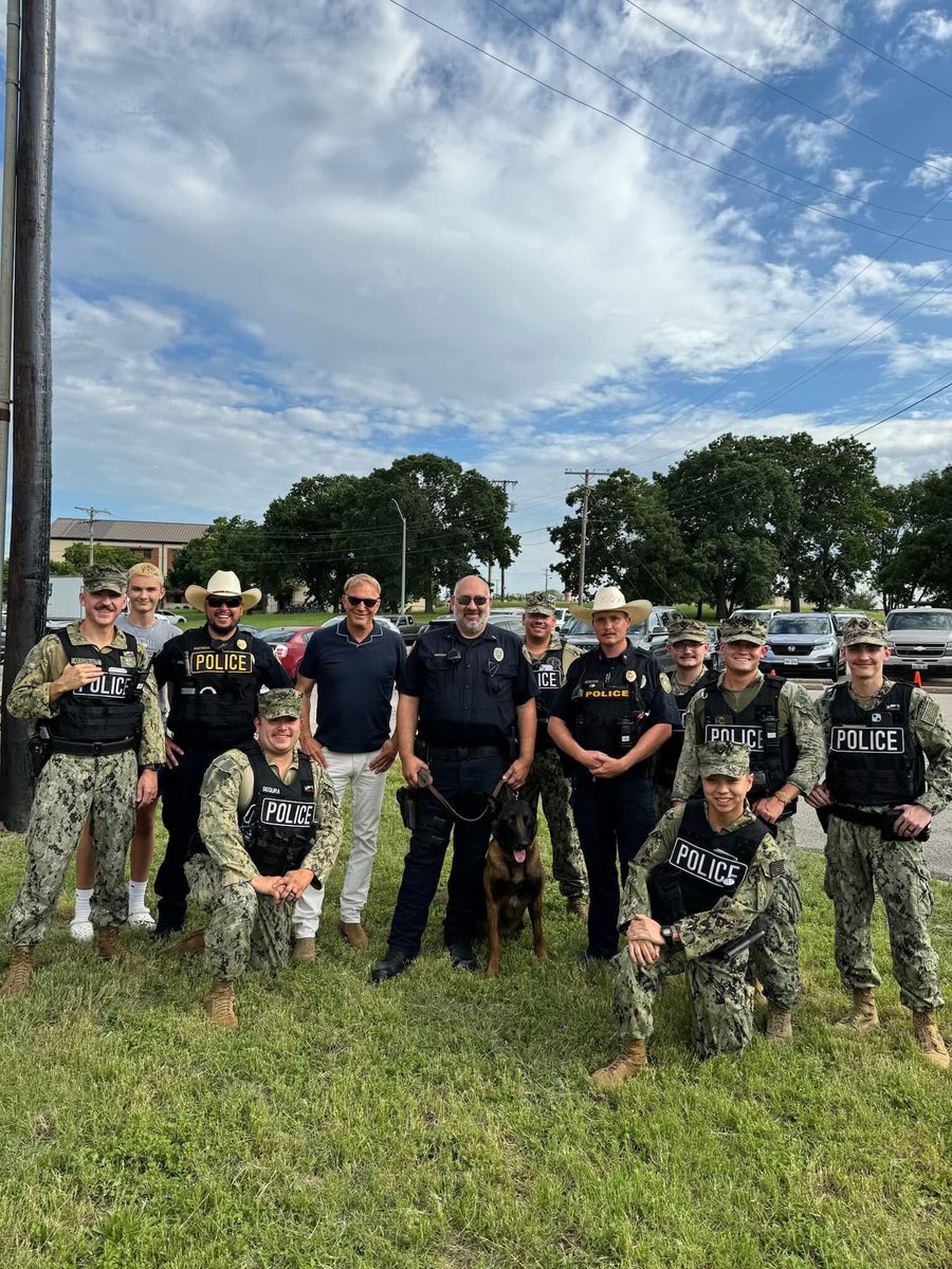 Kevin Costner Group &MW tweet media