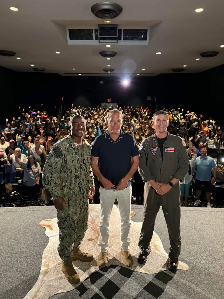 Kevin Costner Group &MW tweet media