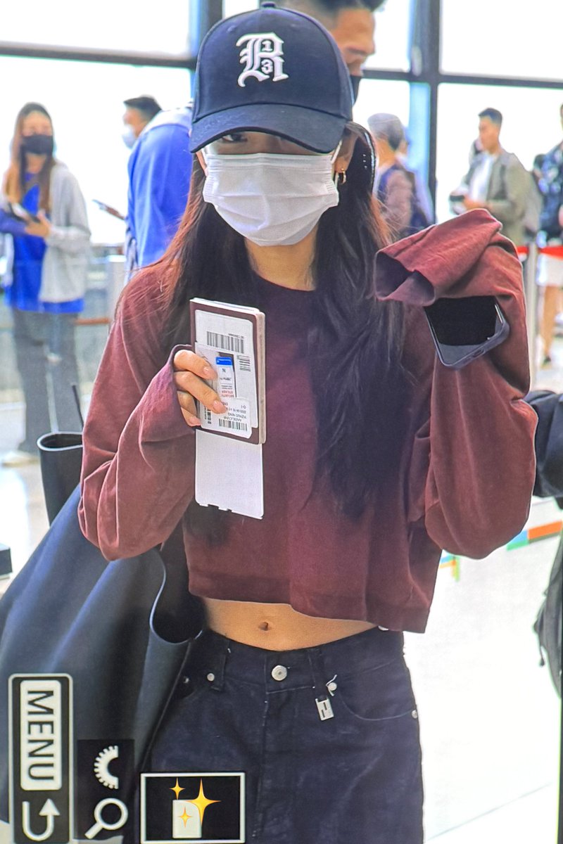 sunshine_080507's tweet photo. aespa are now heading to thailand for UTO FEST GIRLS in Bangkok

have a safe flight https://t.co/T3RONxvzu6
