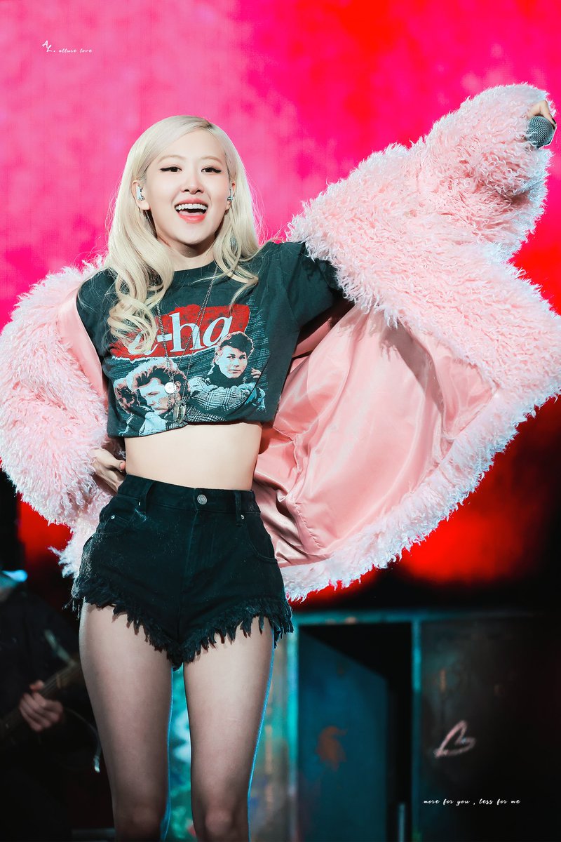 _Finally738's tweet image. 250425 #ROSÉxCOLDPLAY 

#블랙핑크 #로제 
#BLACKPINK #ROSÉ 
@numberoneHQ
#allurelove