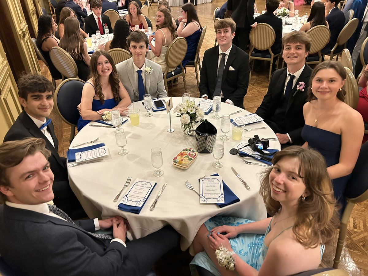 MadeiraHSPrin's tweet photo. Madeira Prom 2025! https://t.co/kowLFkwsoB