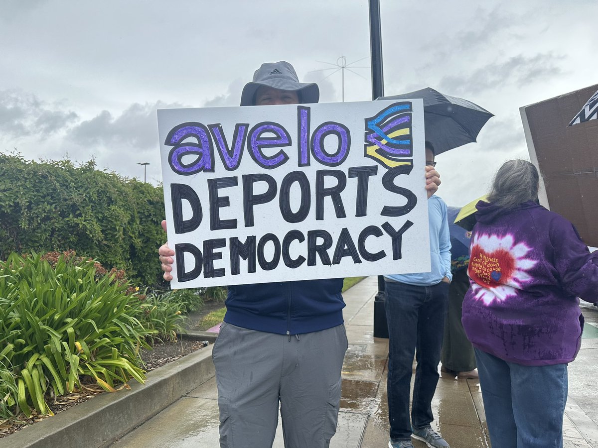 goRubenRuben's tweet photo. Oralè Resisters
Indivisible
Stop Avelo Air Deportations
Without due process protest
#Indisivible #50501SoCal #USDemocracy #AveloAir #DueProces https://t.co/NBzuIiZ3a8