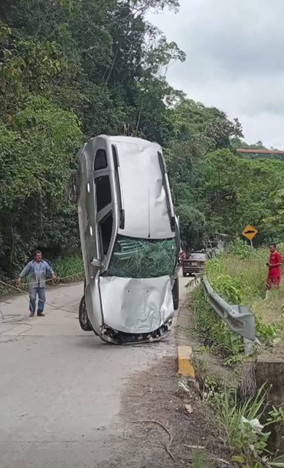 EltrinoCo's tweet photo. #URGENTE 🚨 | Se busca 🔍 a Cristian Caviedes. Su camioneta fue hallada en el río Coello (vía Payandé - Ibagué), pero él no aparece. Su familia lo busca desesperadamente. Cualquier información es vital. ¡Ayúdanos a compartir! https://t.co/Fg9qnlMmcU
