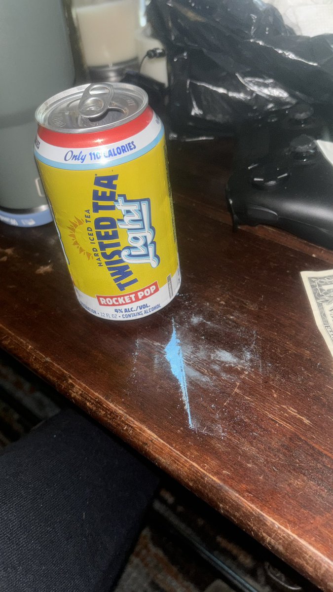 Walkyoudown005's tweet photo. Blue meth and a rocket pop. Quick reminder not to kill your self fellas https://t.co/E3ikIprQNs