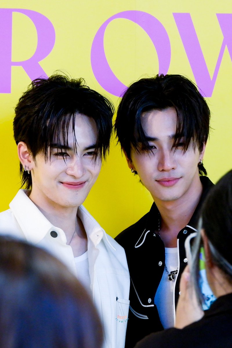 Peach_IsAmAre's tweet image. ปิดท้ายด้วย การขอบคุณสื่อทุกสำนัก ที่ทำให้มุนนี้ได้ภาพงานเหล่านี้ค่ะ สื่ออาจจะปวดหัวบ้าง แต่ด้วยความแฟนคลับก็รัก ศลป เค้าเช่นกัน ถ่ายกันชุลมุนไปหมด 555

#PerthSanta #เพิร์ธแซนต้า 
#CommaAndxPerthSanta
#CommaAndBeYourOwnMuse