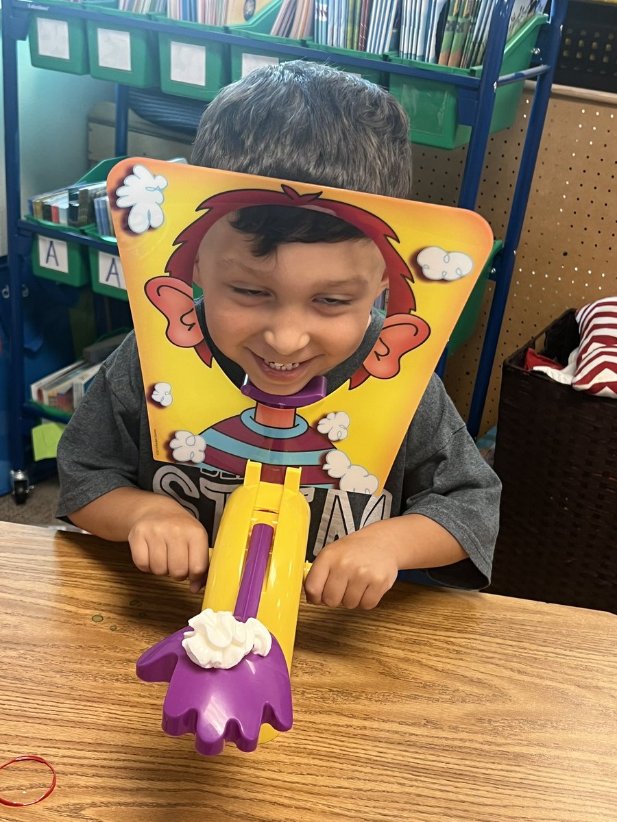 Angelika Handley tweet media