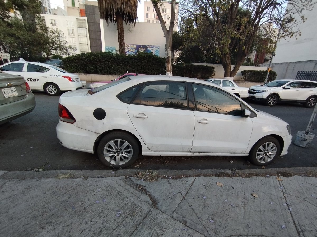 Nos apoyan con apercibimiento de este vehículo en estado de abandono.
Calle Aldana y encarnación Ortiz. Col. Ampl. Cosmopolita.
#ZV5
<a href="/C5_CDMX/">C5 CDMX</a> <a href="/OVIALCDMX/">OVIAL_SSCCDMX</a> <a href="/UCS_GCDMX/">Unidad de Contacto del Secretario SSC CDMX</a> <a href="/PabloVazC/">Pablo Vázquez Camacho</a> <a href="/SSC_CDMX/">SSC CDMX</a>