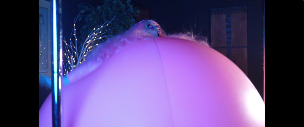 TaylorMadeClips's tweet photo. #taylormadeclips #ClownGirls #clown #fullbodyinflation #expansion #inflation #fullbodyexpansion https://t.co/HWWngrOSwn