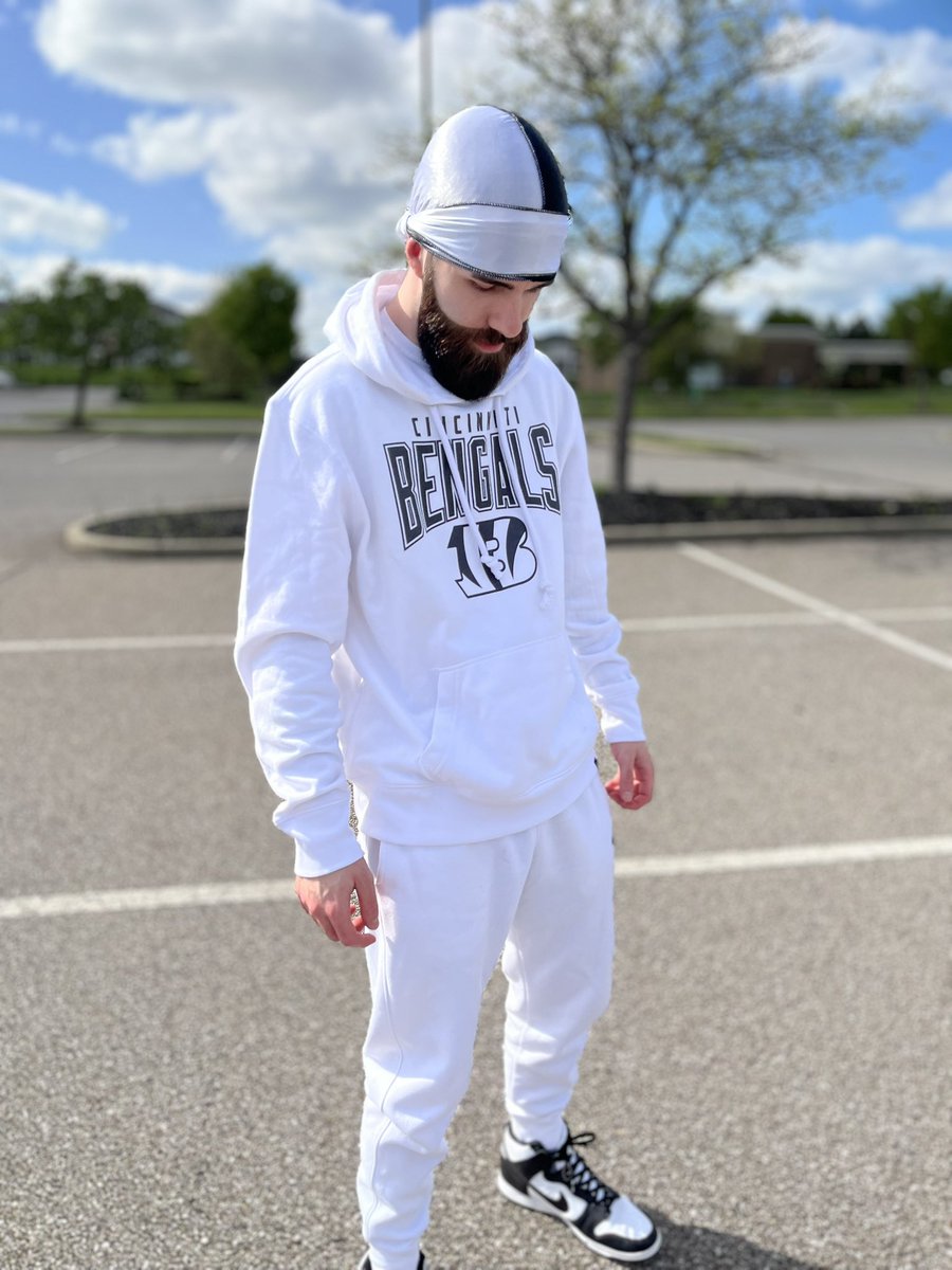 DatDudeCory's tweet image. ⚪️⚫️