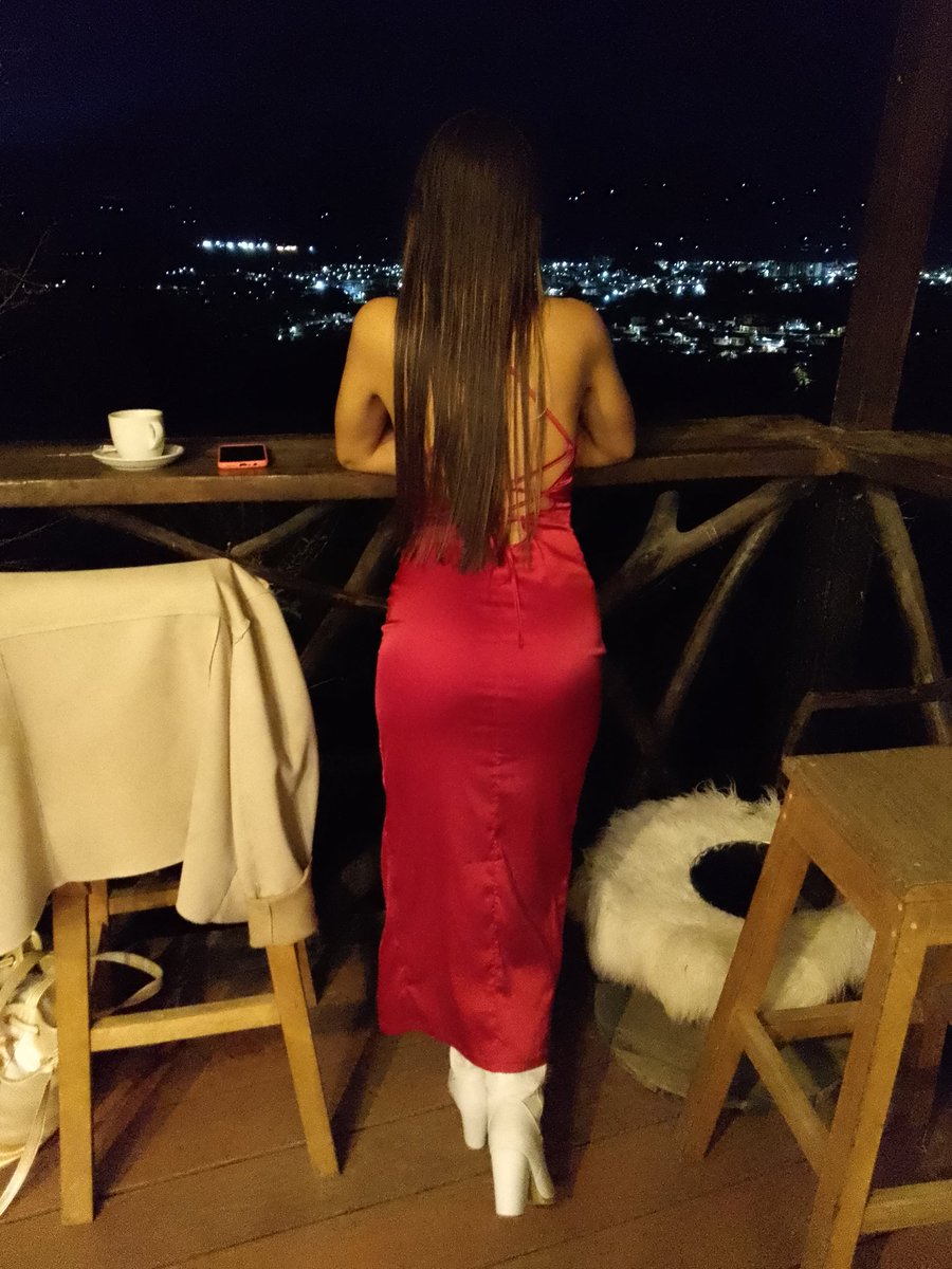 Claudiadeandr17's tweet photo. En algún lugarcito 🥵😈 https://t.co/0wSEyfrYZC