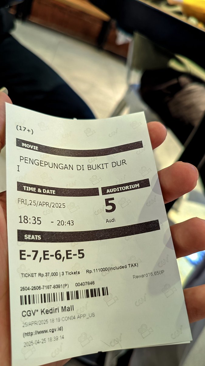 natvrrr's tweet photo. bener bener lebih horror dari film horor!
#PengepungandiBukitDuri https://t.co/M9TwFoBWWl