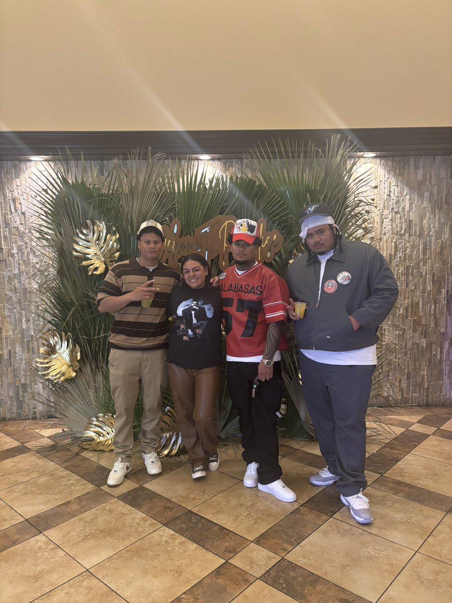 _dripley's tweet photo. Just a handful of us ❤️ love my family. #Firstbloods https://t.co/zDCd9hBMZB